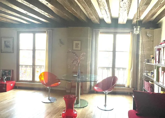 Appartement Saint-paul Le Marais Paris